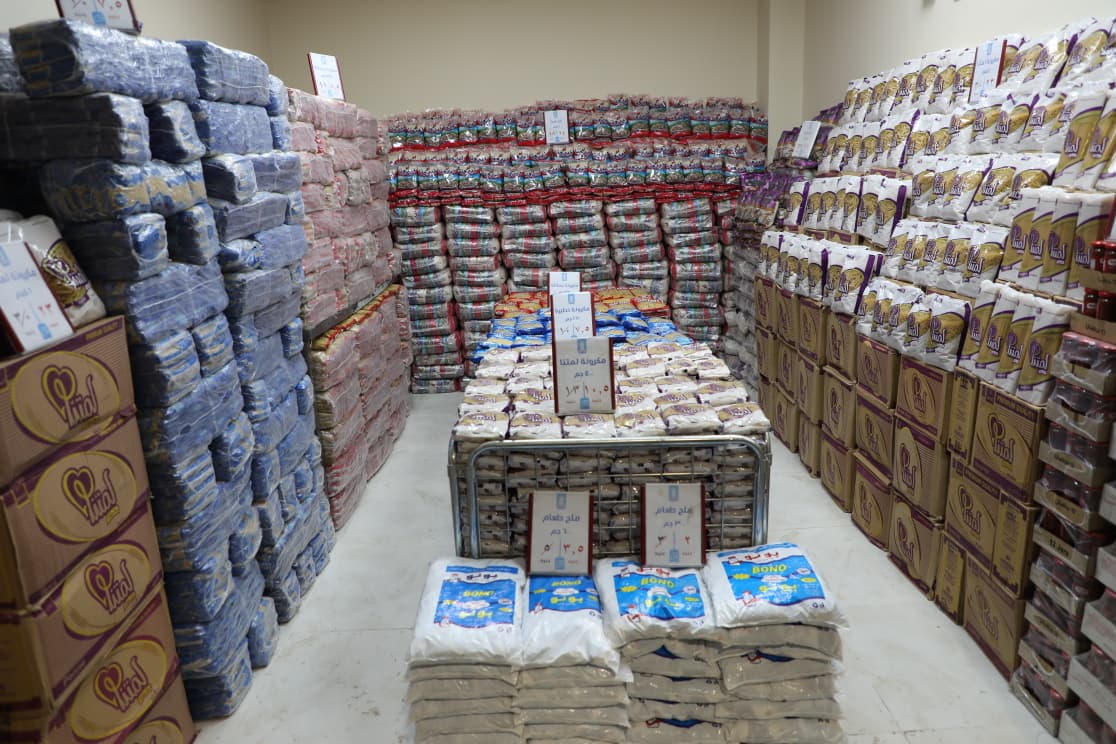 افتتاح سوق السلع الغذائية والمستلزمات الأسرية المخفضة بمنطقة السبتية بالقاهرة