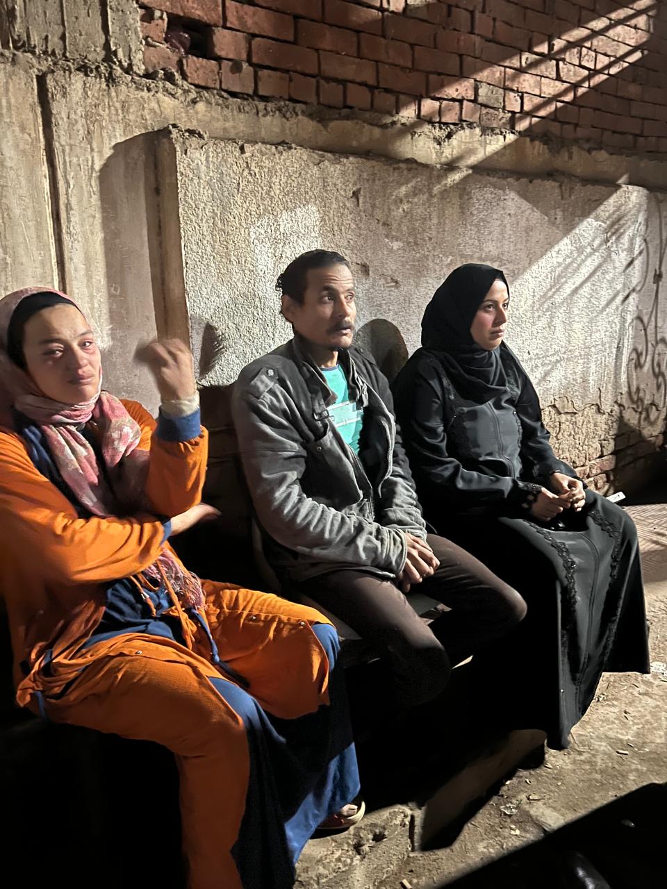 حزن وبكاء أم الرضيع