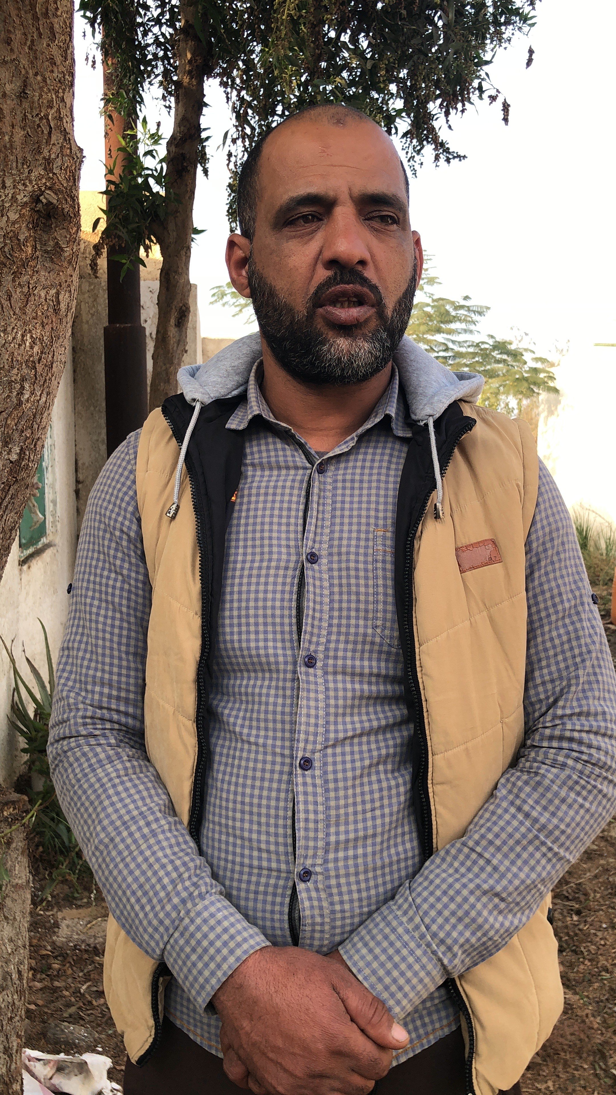 والد الطفلة والد الطفلة