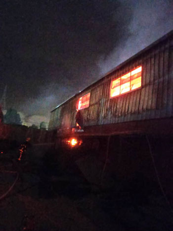 حريق مخزن فى القطامية (2)