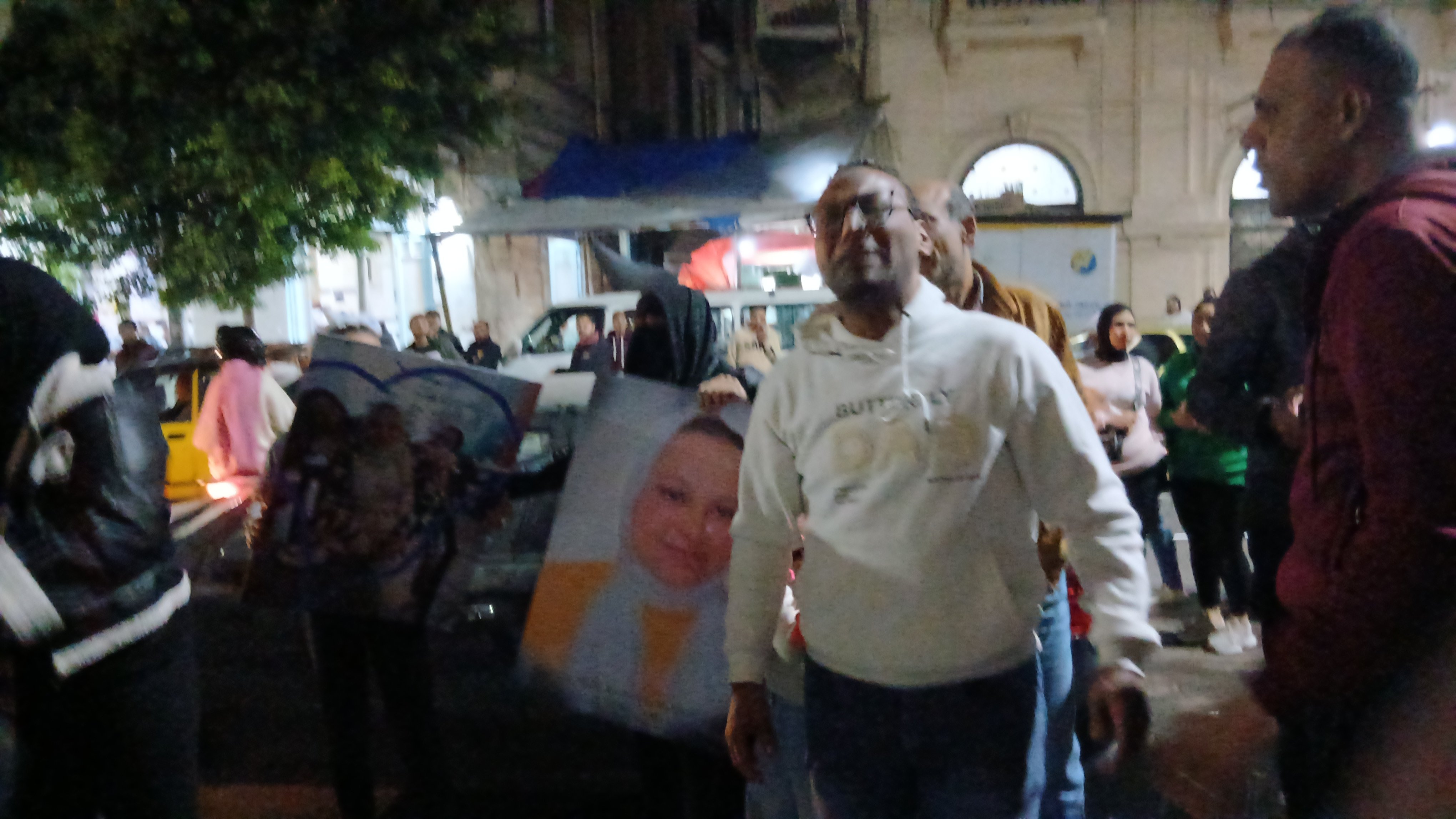 فرحة  اسرة ربة  منزل  بعد إحالة أوراق زوجها للمفني (1)