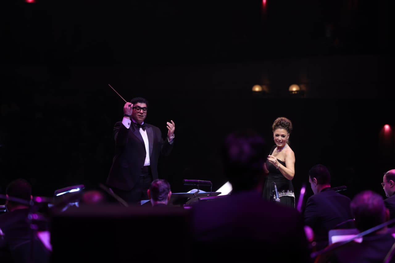 انوشكا والموسيقار