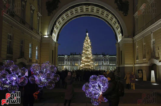 الاحتفال بعيد الميلاد