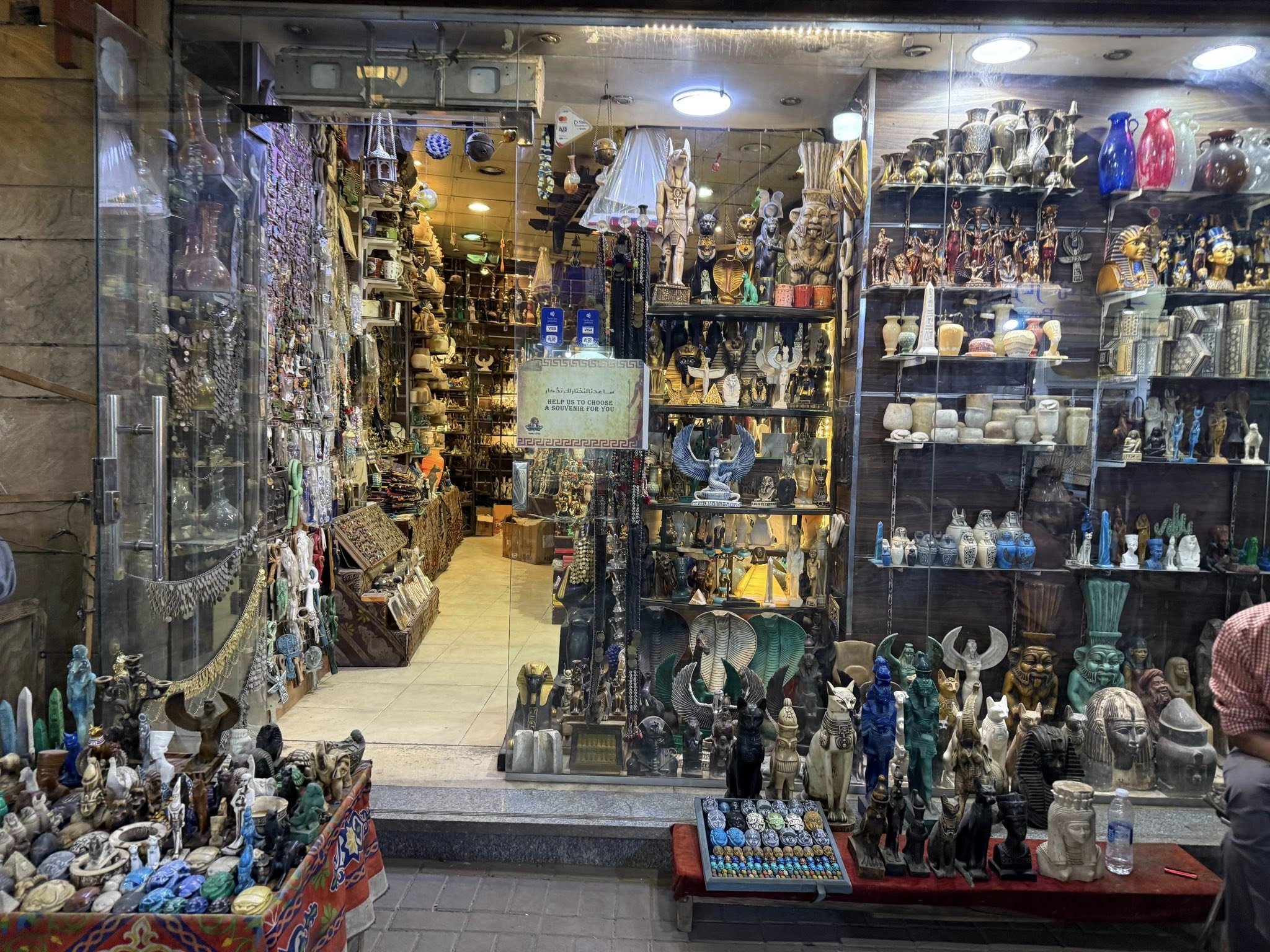 بازارات سياحية جاهزة لخدمة الأفواج السياحية بالسوق