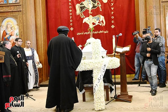 جنازة والدة هاني رمزي (2)