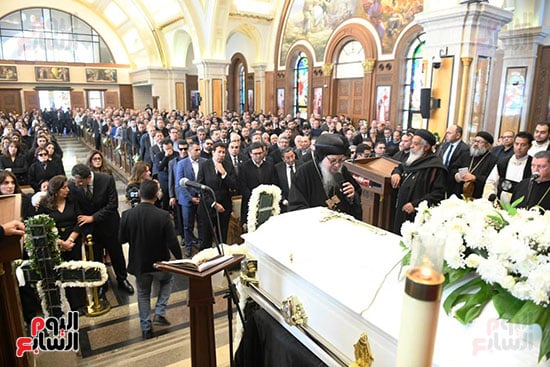 جانب من جنازة والدة هاني رمزى