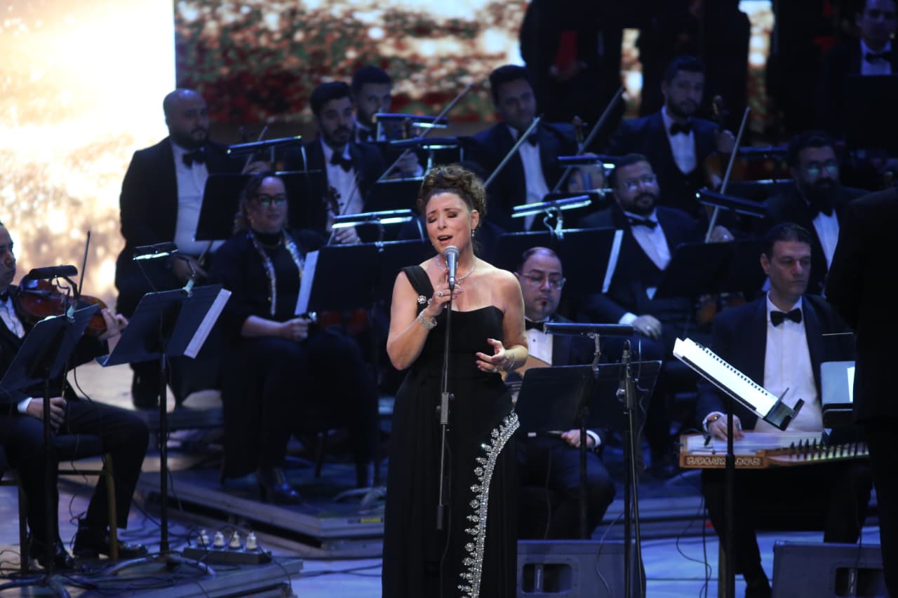 النجمة انوشكا