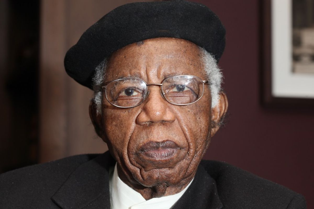 تشينوا أتشيبي تشينوا أتشيبي