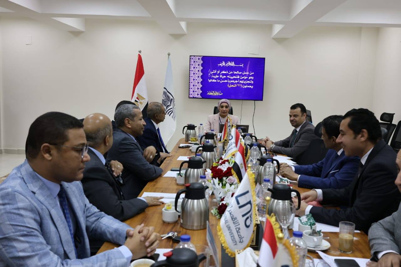 جامعة الأقصر تعزز الحراك الأكاديمي بمدرسة شتوية للطلاب الأجانب جامعة الأقصر تعزز الحراك الأكاديمي بمدرسة شتوية للطلاب الأجانب