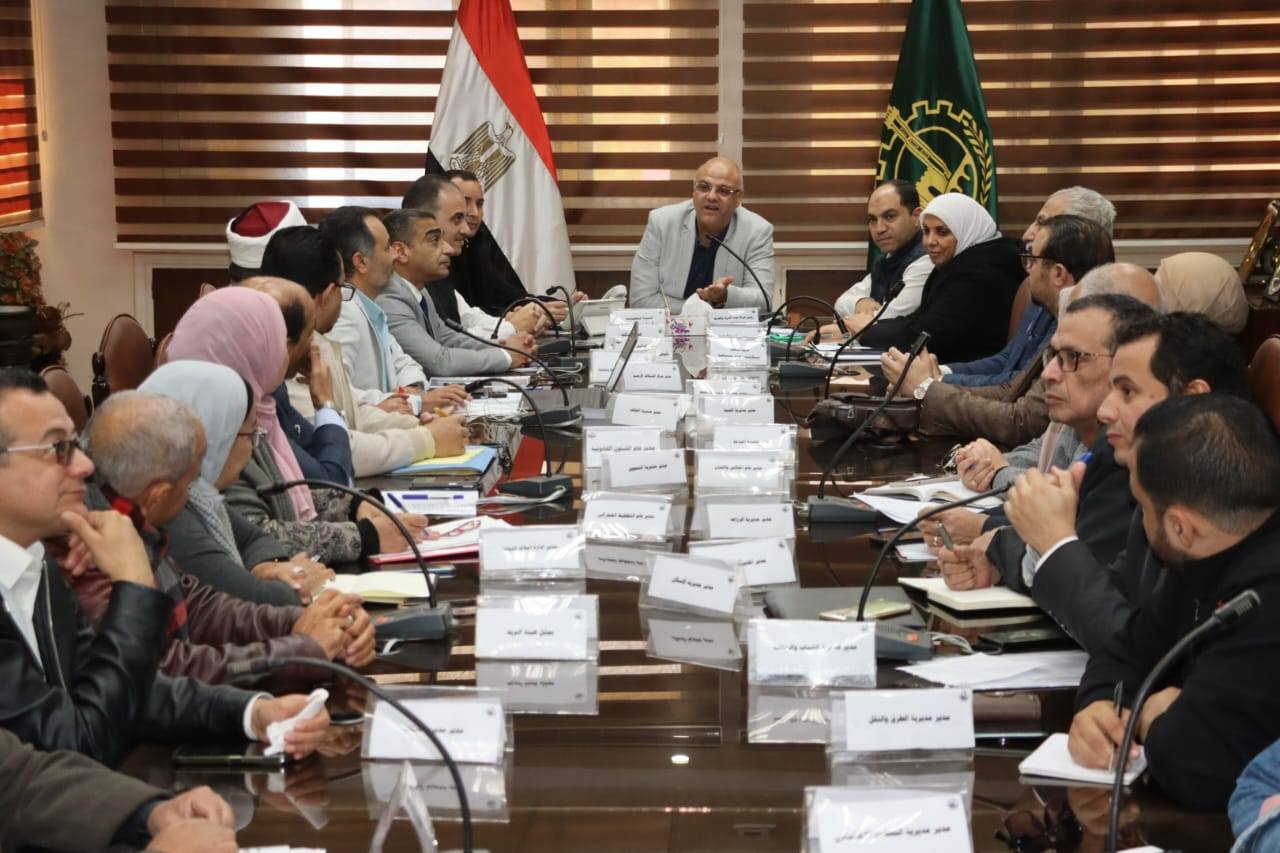 خلال مناقشة المقترح بديوان عام المحافظة