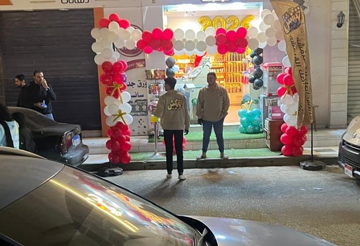 المحال التجارية تستعد للإحتفال