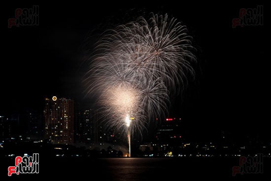 العاصمة الفيتنامية هانوي تتلألأ بالألعاب النارية