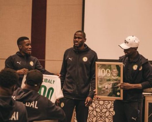 تكريم كوليبالي مع المنتخب السنغالي (1)