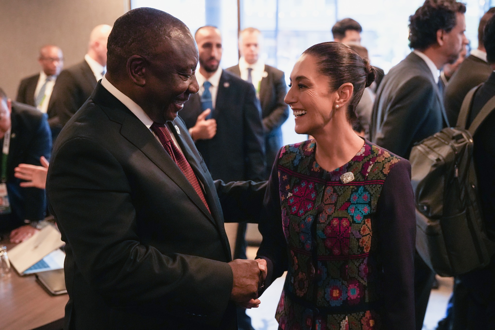 أزياء رئيسة المكسيك أزياء رئيسة المكسيك