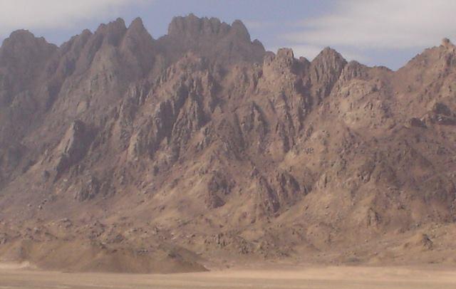 قمة جبل الشايب بالغردقة قمة جبل الشايب بالغردقة