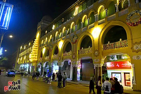 سحر الشوارع في ليلة رأس السنة سحر الشوارع في ليلة رأس السنة