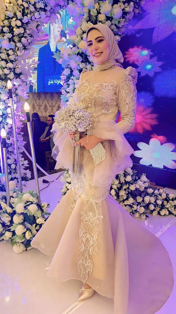 فستان وورده من تصميم منى دره فستان وورده من تصميم منى دره