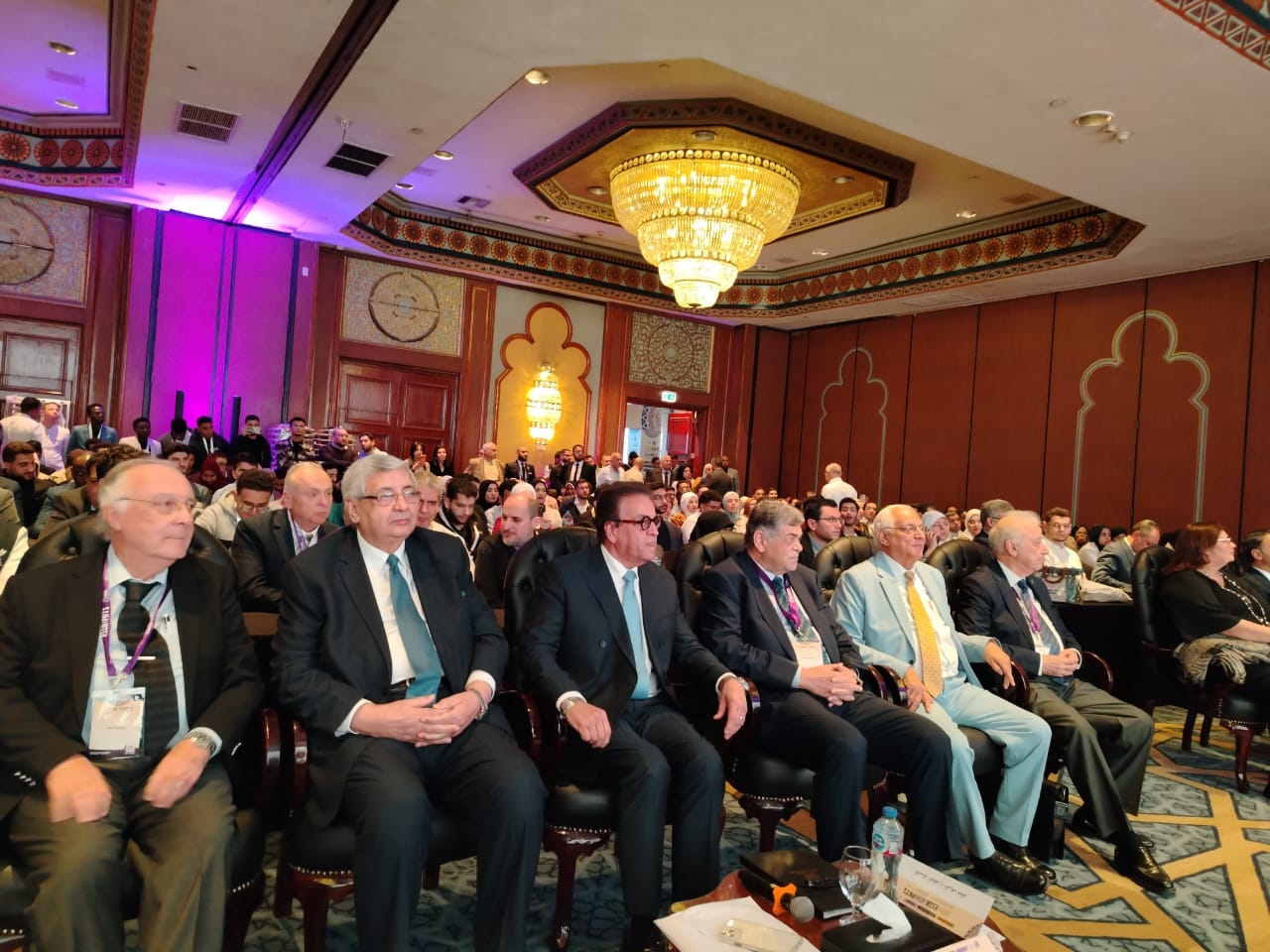 وزير الصحة ومستشار الرئيس للصحة  و أطباء الامراض الصدرية