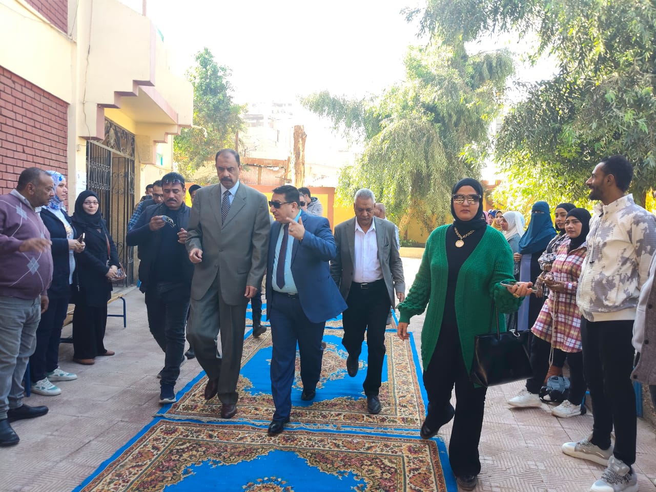 المحافظ ورئيس مدينة طهطا 