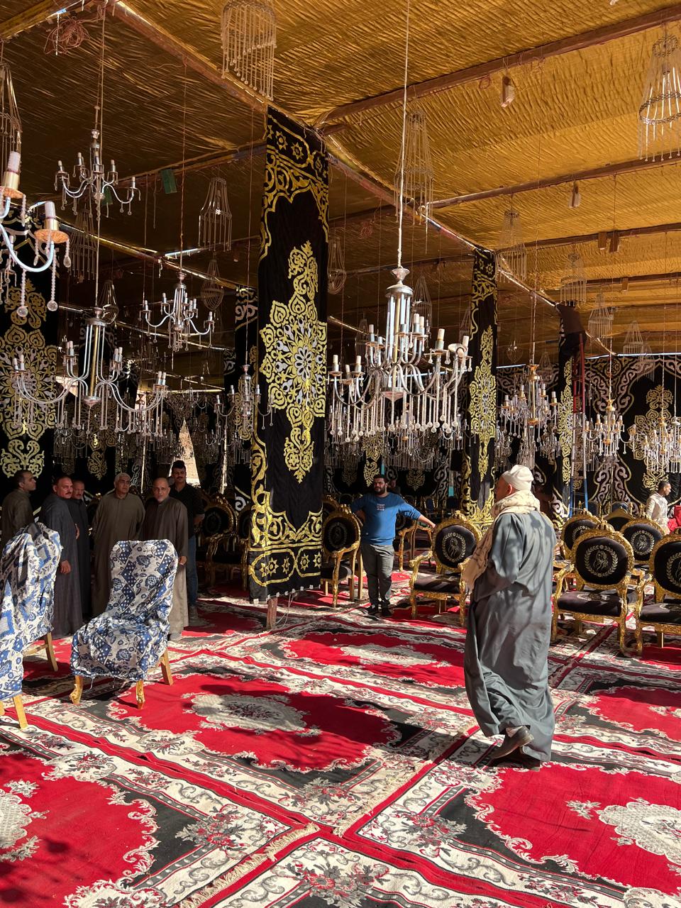 تجهيز سرادق عزاء ضخم للحاجه سبيلة