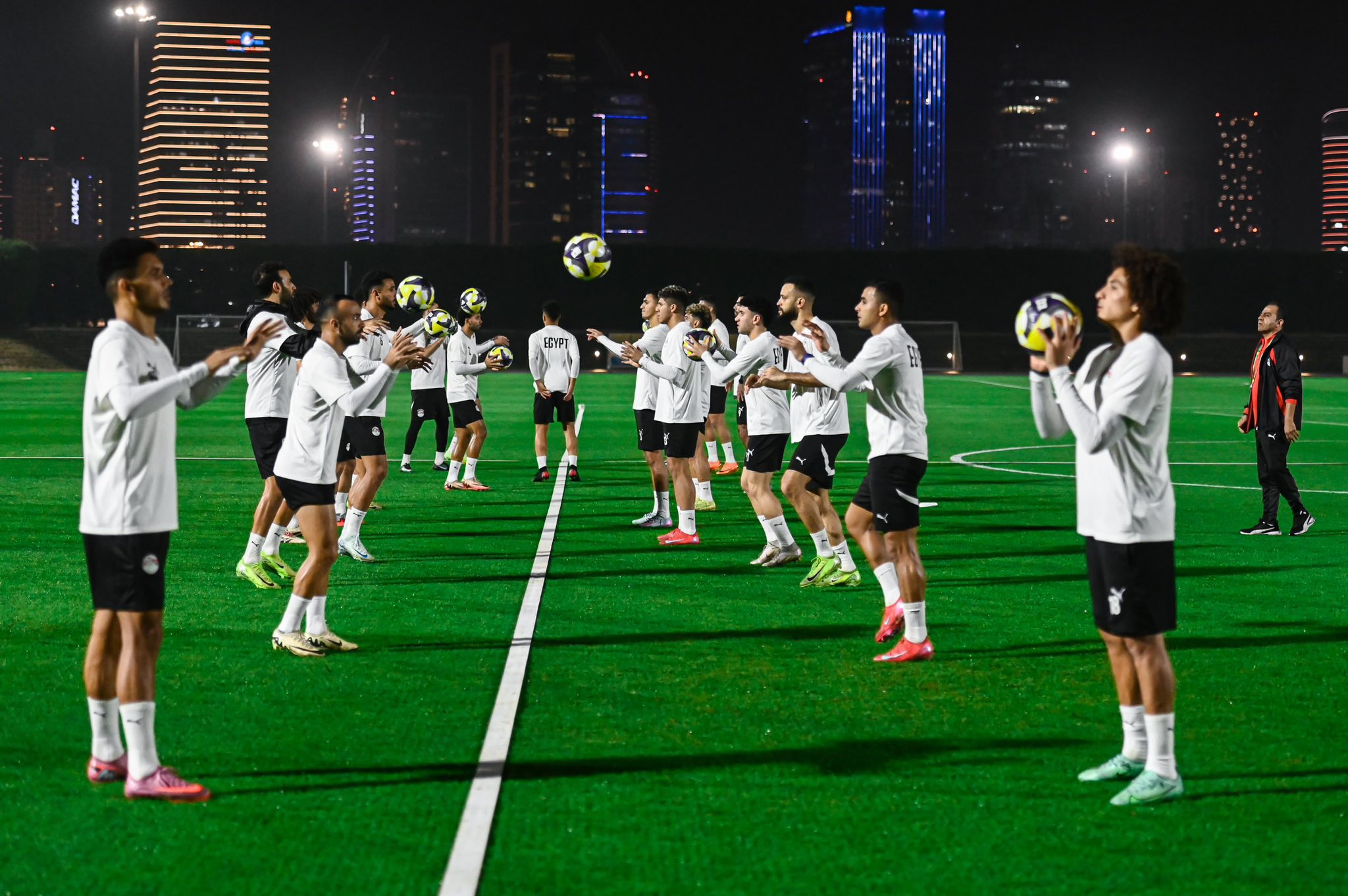 تدريب منتخب مصر استعدادا للامارات في كأس العرب (5)