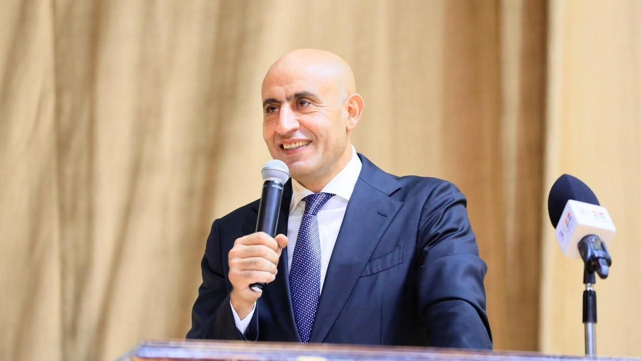 محمد عبد اللطيف وزير التربية والتعليم (1)