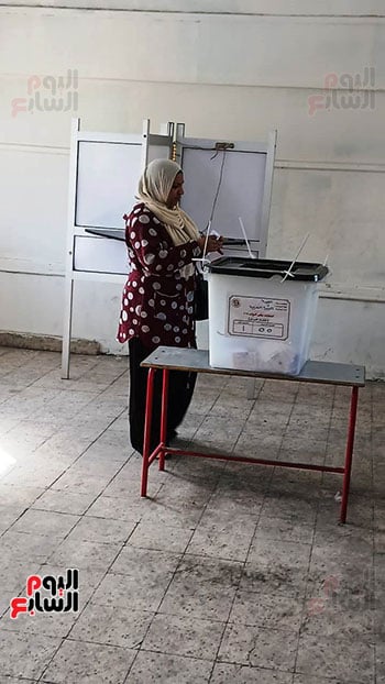 استئناف التصويت بلجان إمبابة فى اليوم الثانى بانتخابات النواب بعد انتهاء ساعة الراحة (4)