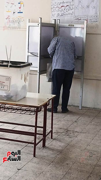 استئناف التصويت بلجان إمبابة فى اليوم الثانى بانتخابات النواب بعد انتهاء ساعة الراحة (1)