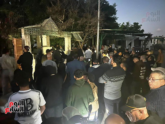 أهالى-بورسعيد-خلال-تشييع-جثمان-السباح-يوسف-محمد-(8)