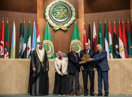 جانب من التكريمات