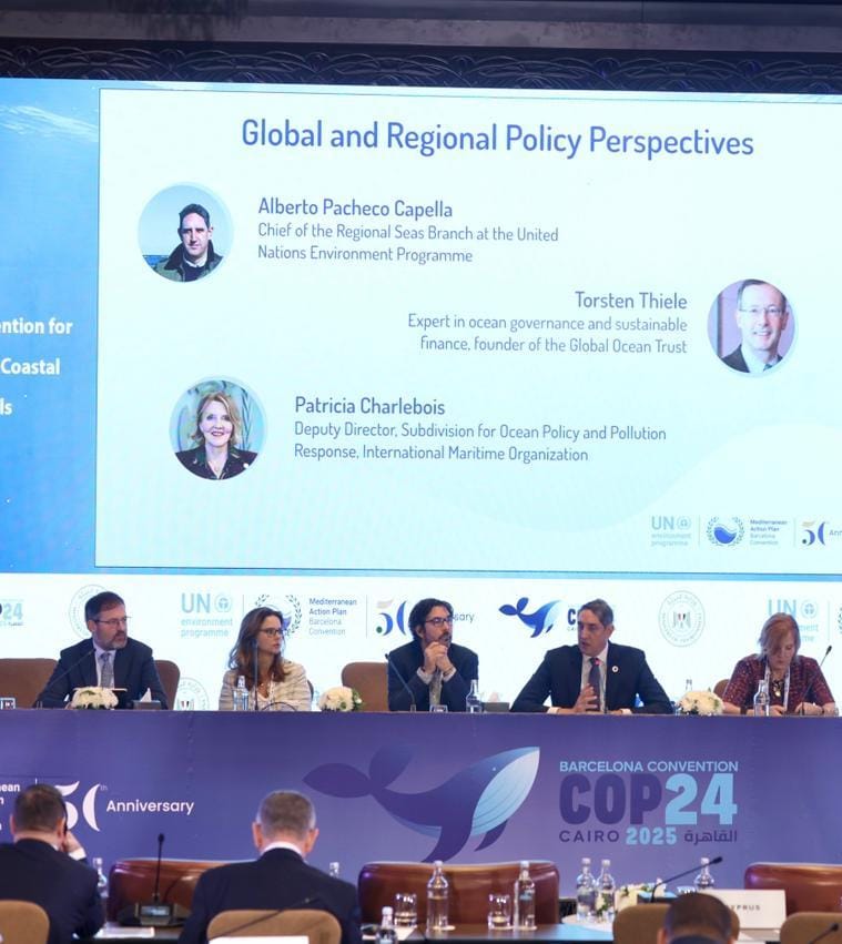 معا ماشا كوسيبر وزيرة الدولة في مكتب رئيس الوزراء بجمهورية سلوفينيا معا ماشا كوسيبر وزيرة الدولة في مكتب رئيس الوزراء بجمهورية سلوفينيا