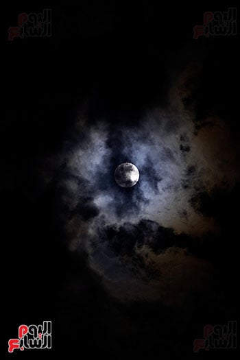 لقمر العملاق الأخير لعام 2025 يضىء سماء مصر