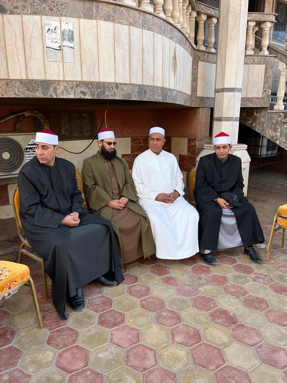 وفد الاوقاف المشارك في تقديم العزاء