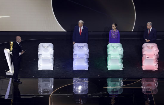 رئيس FIFA دونالد ترامب ورئيس المكسيك ورئيس وزراء كندا