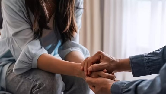 ابراج بتساعد من حولها