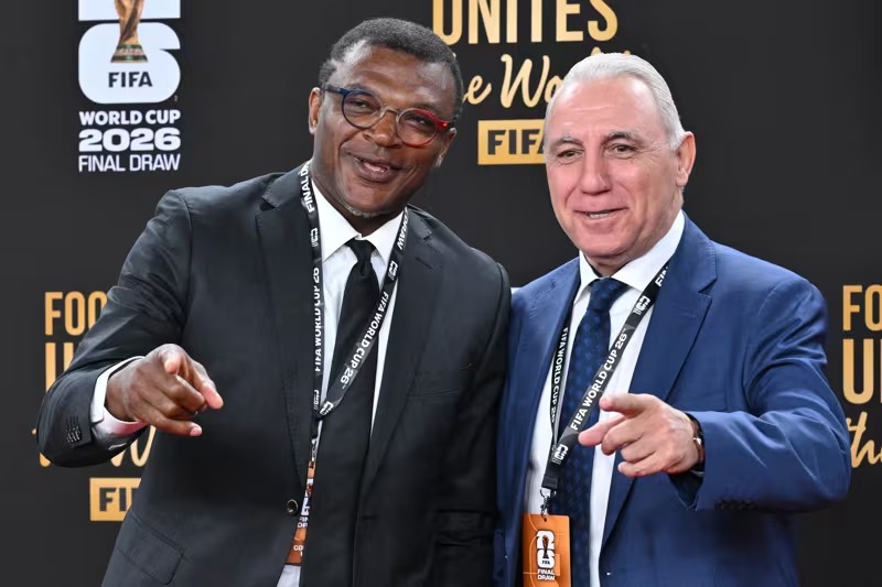 ديسايي وستويشكوف فى حفل القرعة