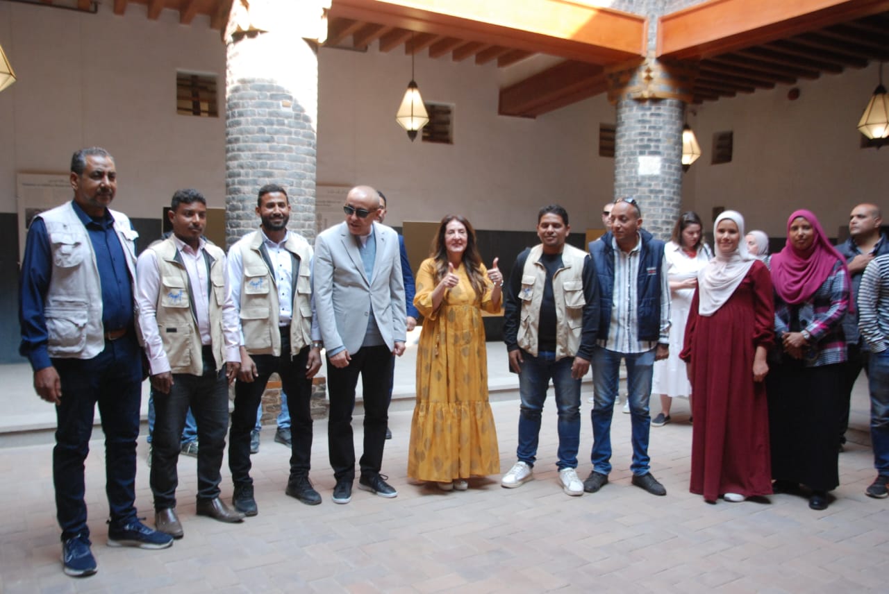 سعادة السفيرة الأمريكية خلال زيارتها لوكالة الجداوى التاريخية سعادة السفيرة الأمريكية خلال زيارتها لوكالة الجداوى التاريخية