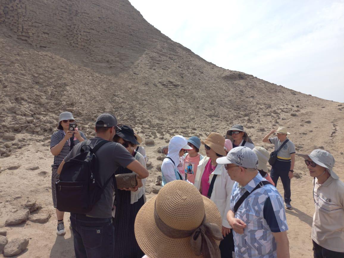 جانب من الهرم جانب من الهرم