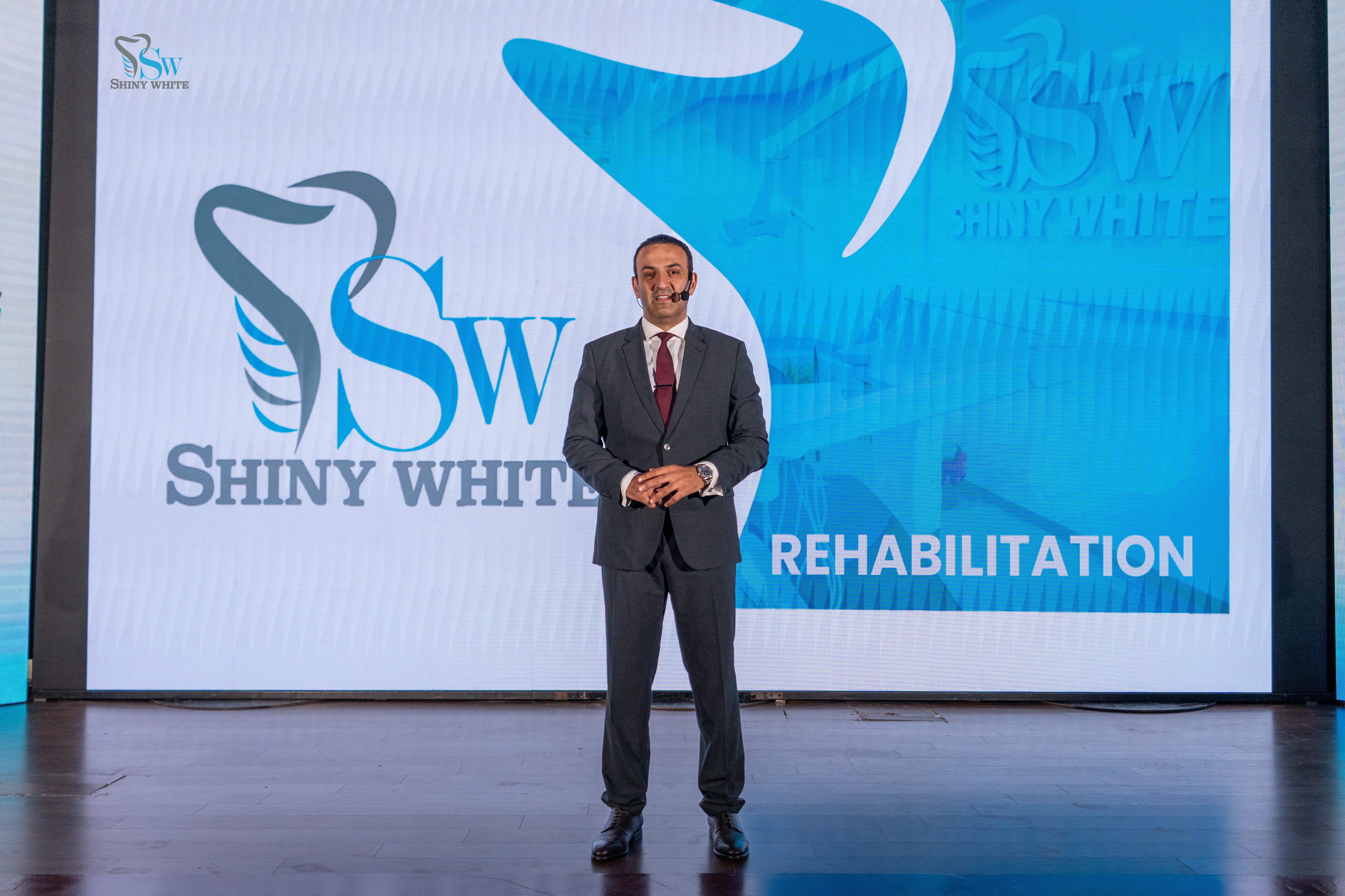 الدكتور شادي علي حسين المدير التنفيذي لمراكز شايني وايت الدكتور شادي علي حسين المدير التنفيذي لمراكز شايني وايت