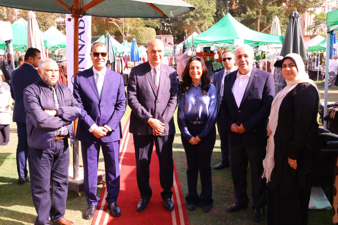 الدكتورة مايا مرسى وزيرة التضامن تفتتح المعرض