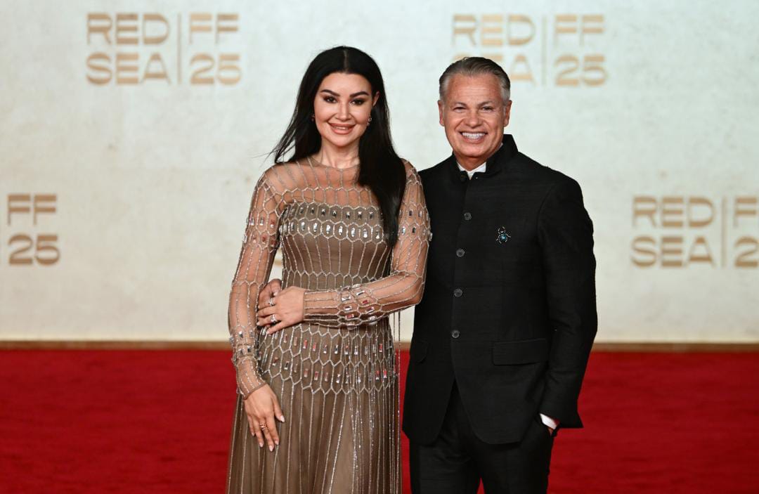 أجواء رومانسية تجمع أروى جودة وزوجها على السجادة الحمراء لمهرجان البحر الأحمر (4)