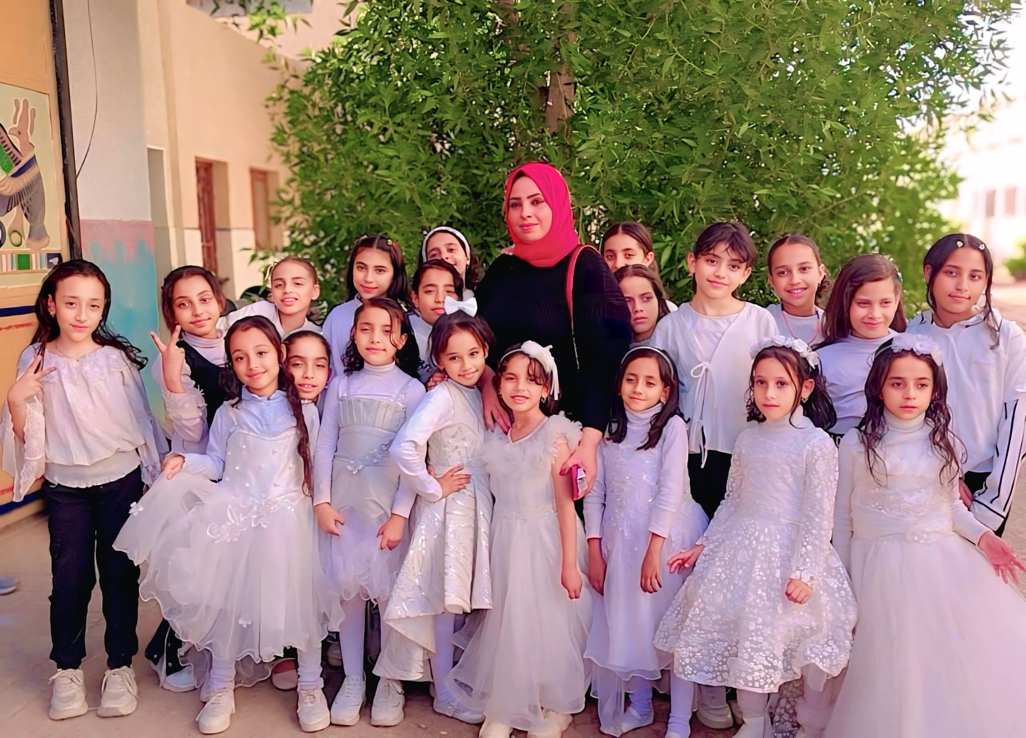 فريق الموهوبين بمدرسة الزهور بالخارجة