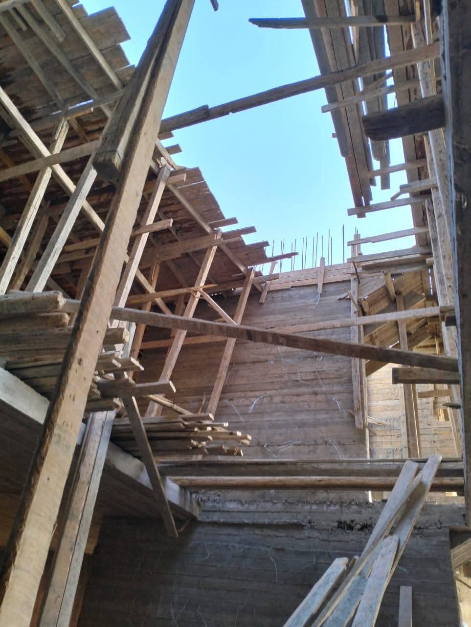 مقر تشييد العمارة التى سقط منها العمال أرضا (1)