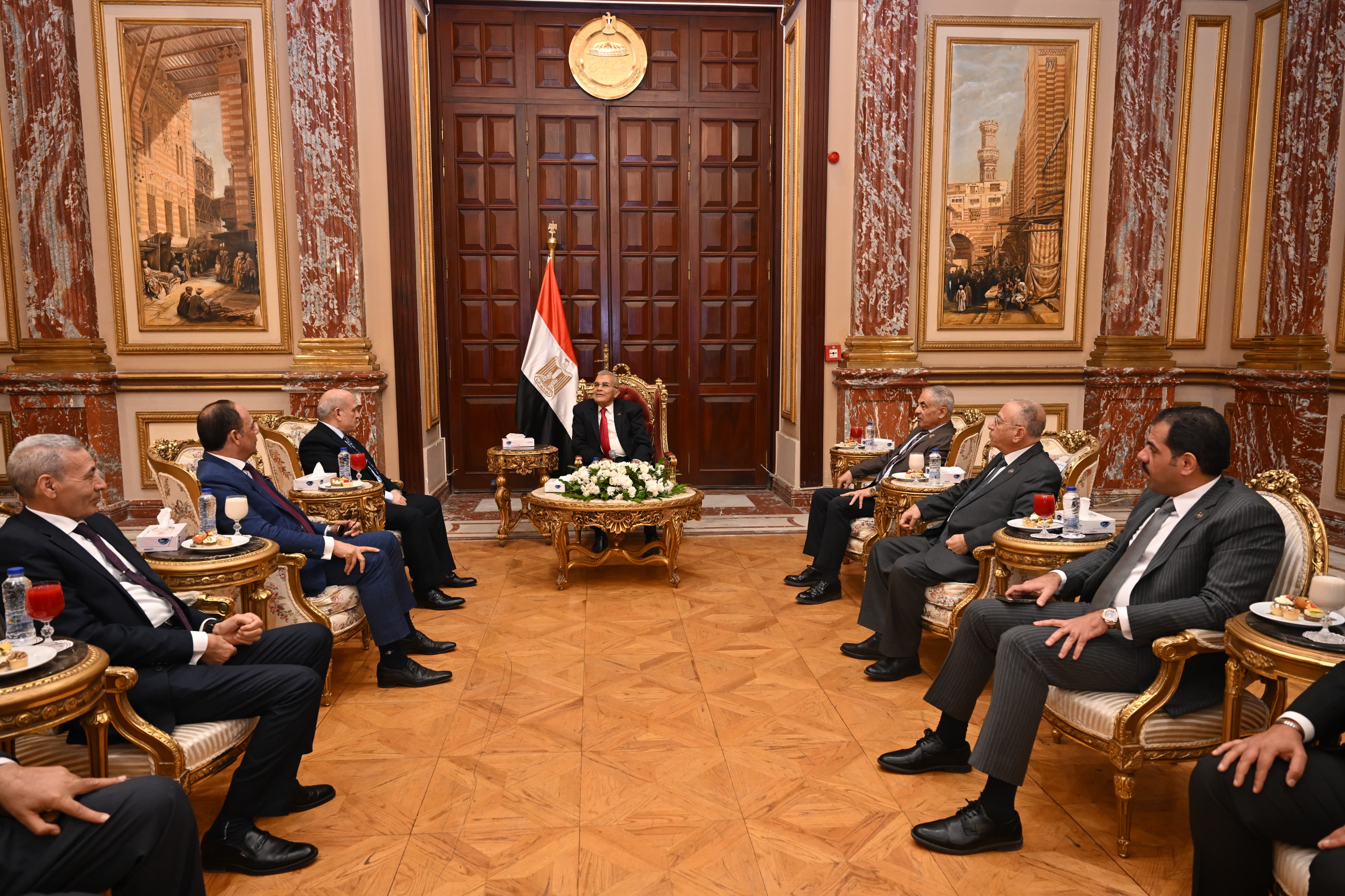 خلال اللقاء (1)