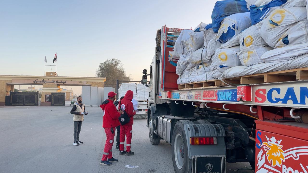 قافلة زاد العزة الـ 88