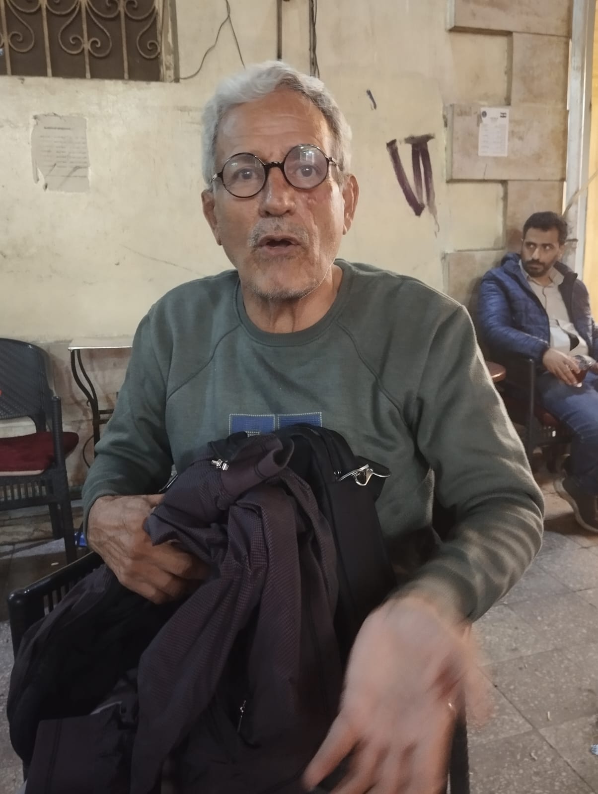 الكاتب اليمنى الغربى عمران الكاتب اليمنى الغربى عمران