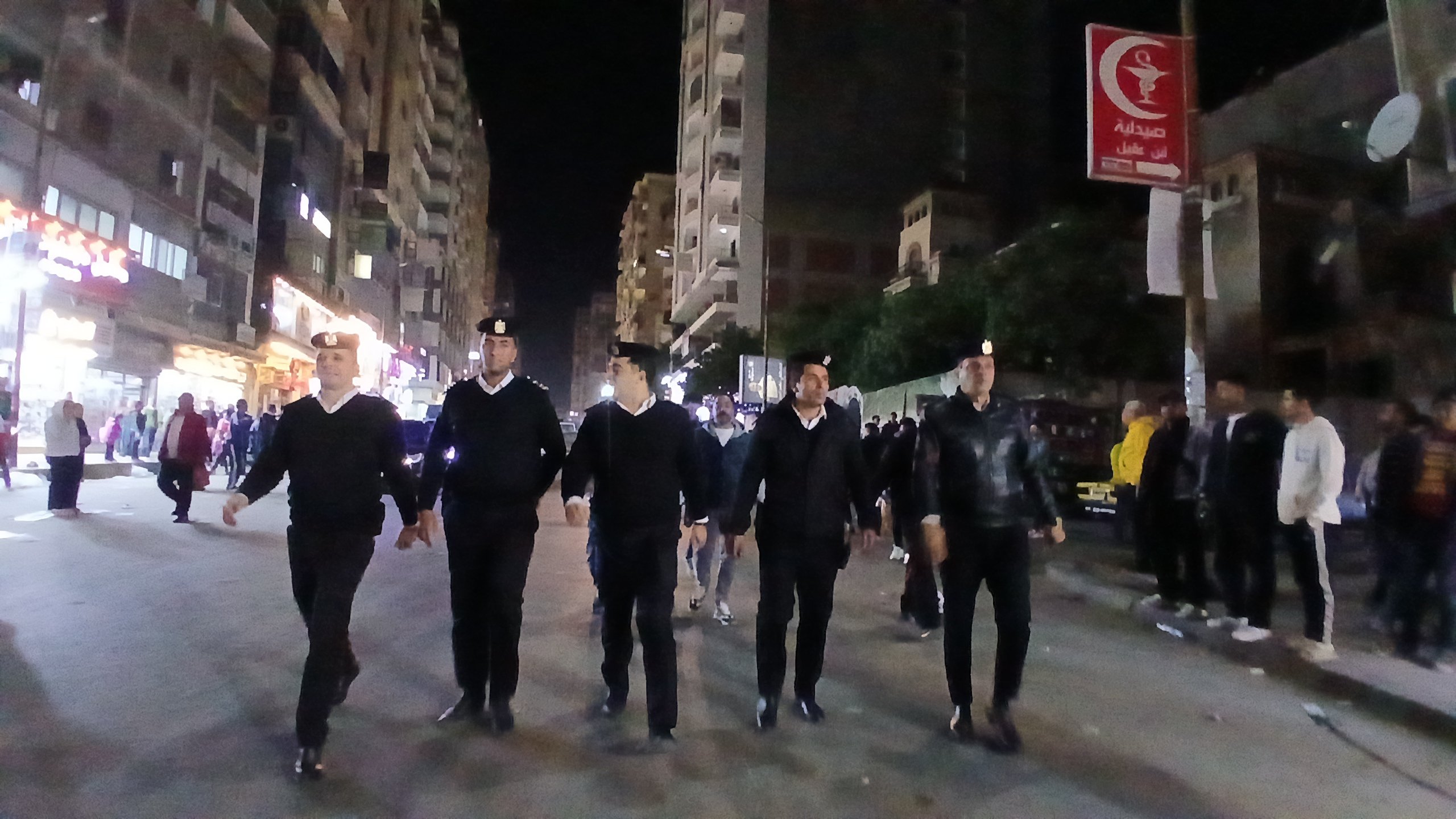 عودة الحركة المرورية بعد رفع الاشغالات عودة الحركة المرورية بعد رفع الاشغالات