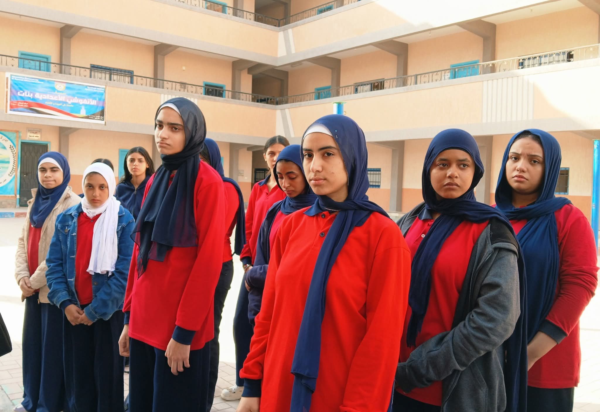 طالبات المدرسة