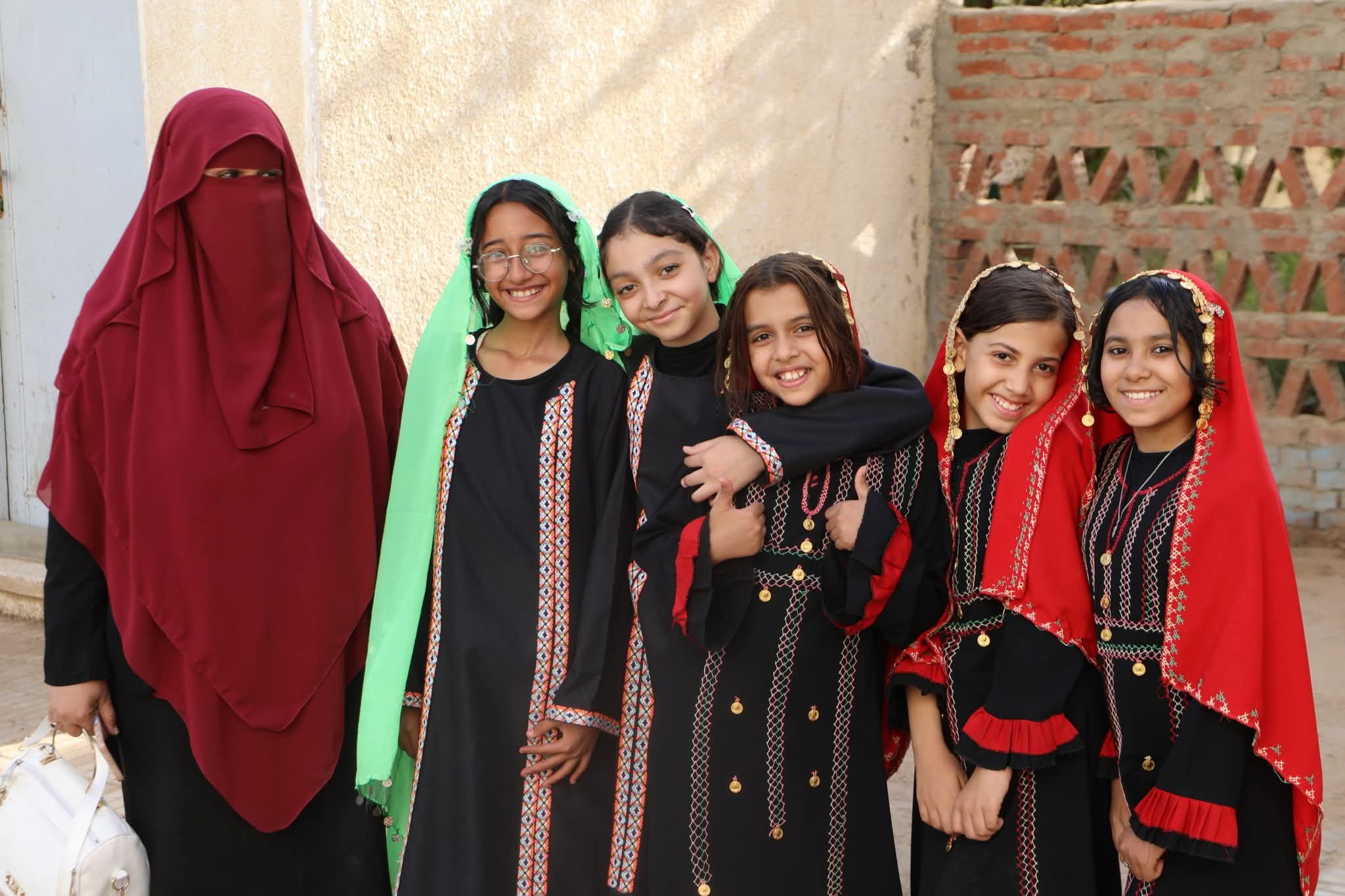 الجلباب الواحاتى يزين أطفال المراسم