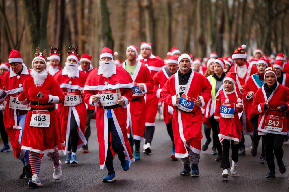 فعاليات سباق بابا نويل السنوى فى ألمانيا (5)